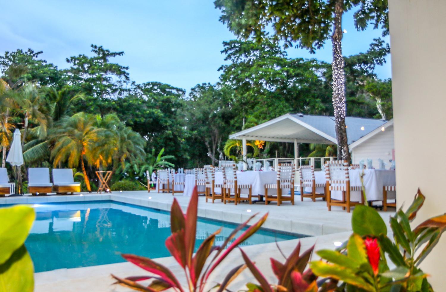 Luna Beach Luxury Boutique Beach Front Resort Jobs Bight Exteriör bild
