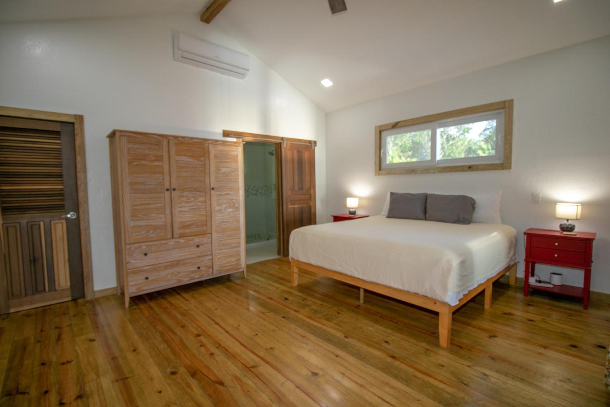 Luna Beach Luxury Boutique Beach Front Resort Jobs Bight Exteriör bild